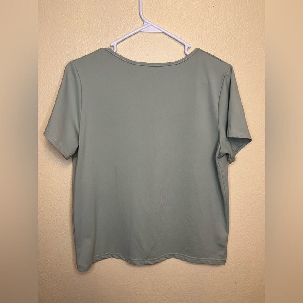 V-Neck T-shirt Olive Green Short Sleeve - Picture 2 of 3
